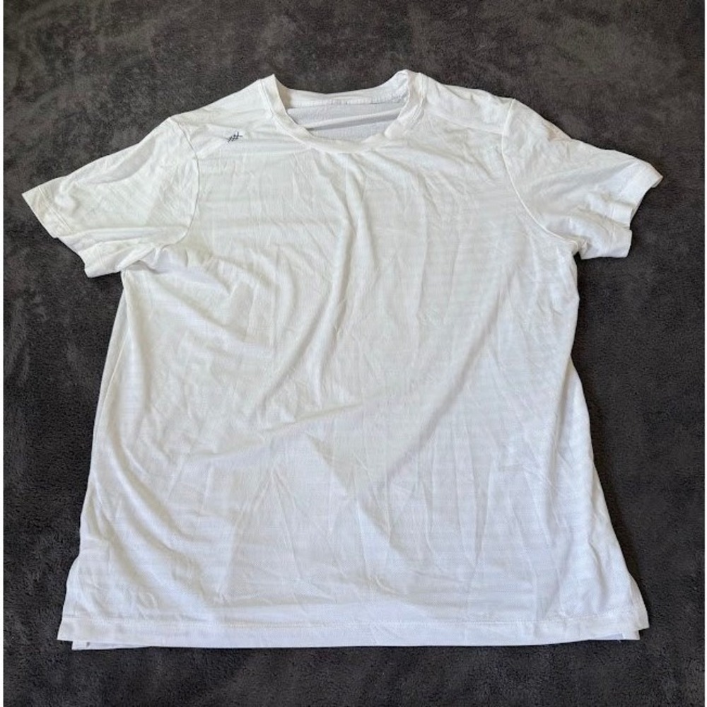 Rhone Reign Short Sleeve Training Shirt White Mens Size XL Perforated Mesh Tee